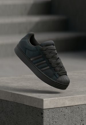 SUPERSTAR - Sneaker low - core black/gold-coloured metallic