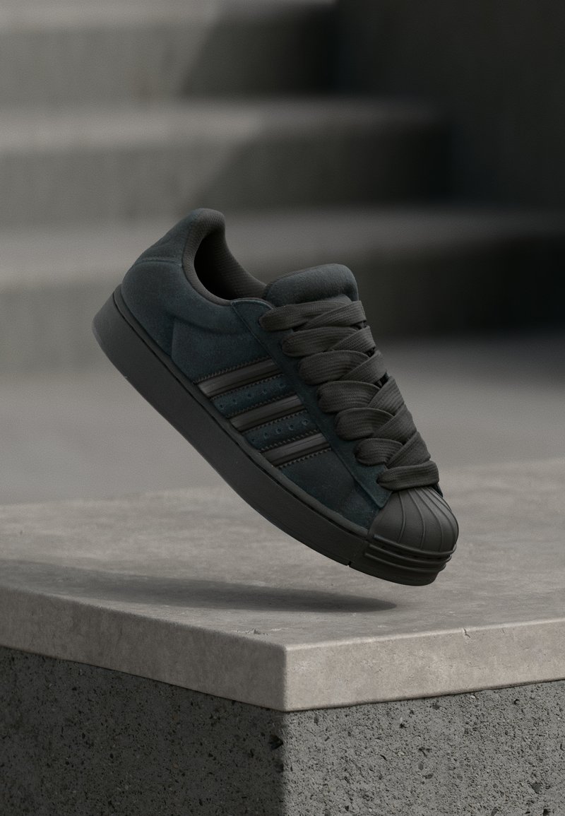 adidas Originals SUPERSTAR ST W - Sneaker low - core black/gold-coloured  metallic/schwarz - Zalando