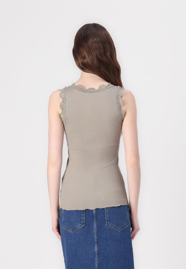 BEATHA U NECK BUTTON - Top - laurel oak2