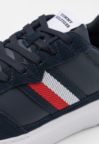 Tommy Hilfiger LIGHT CUP LTH MIX STRIPES - Sneakers basse - desert sky