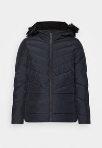 Dunkelblaue, gepolsterte Jacke mit einem Reißverschluss, ausgestattet mit einer gefütterten Kapuze aus Kunstfell und einem Chevron-Steppdesign. Zwei seitliche Taschen.