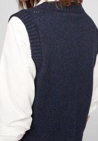 s.Oliver Väst - dark blue