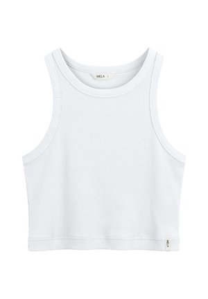 Weißes, geripptes, ärmelloses Baumwoll-Crop-Top mit rundem Ausschnitt und kleinem Markenlabel am Saum.