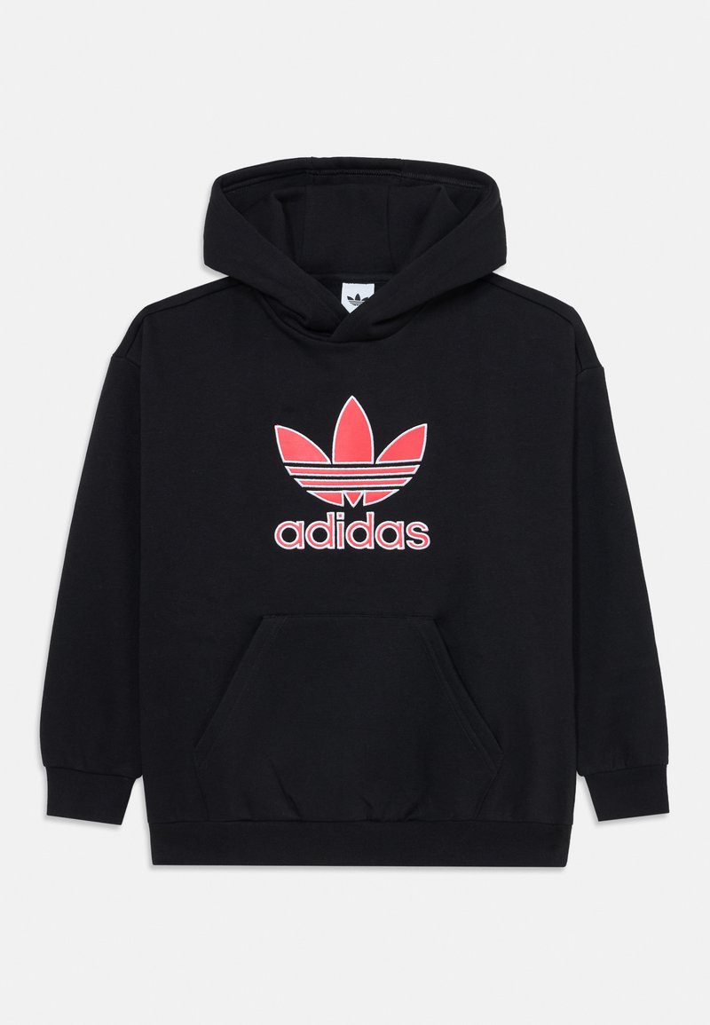 Sweatshirt com capuz preto, feito de algodão, com um bolso frontal, apresentando um grande logo trefoil em vermelho e branco da Adidas no peito.