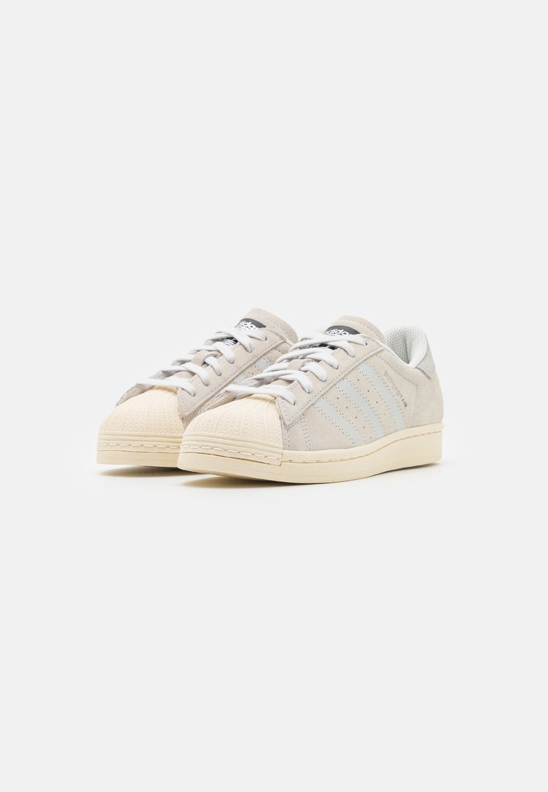 adidas superstar white crystal white