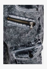 Niet geselecteerd, black