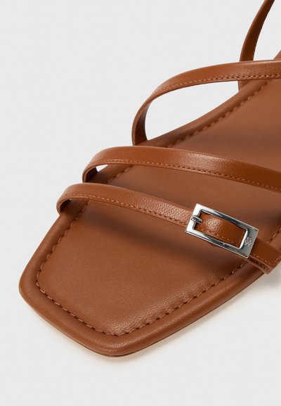 Stuart Weitzman GEORGIE - Riemensandalette - bridle brown