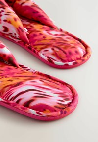Next REGULAR FIT - PADDED TOE  - Lahtised kingad - pink animal