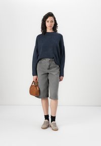 Vero Moda VMBOOM O NECK   - Strickpullover - navy blazer