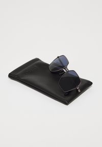 QUAY AUSTRALIA WORLD TOUR - Occhiali da sole - silver-coloured
