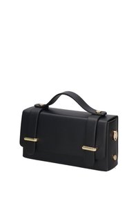 Borsa a mano in pelle nera con forma rettangolare, dotata di manico superiore, dettagli dorati e chiusura a patta. Texture liscia, senza motivi visibili.