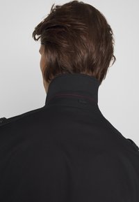 HUGO Klassischer Mantel - black