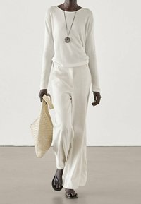 Massimo Dutti Pullover - white