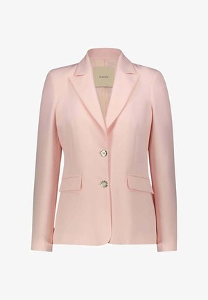 Blazer da donna rosa chiaro con due bottoni argentati, rever a incavo e tasche con patta, mostrato su sfondo bianco.
