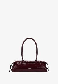 Seleccionado, burdeos