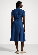 Polo Ralph Lauren BUTTONED DENIM MIDI DRESS - Denim dress - indigo 