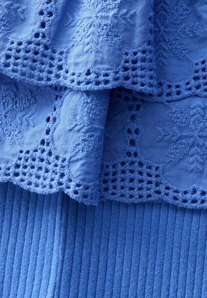 Next REGULAR FIT - BRODERIE AND CYCLE SET  - Trikotāžas kleita - blue