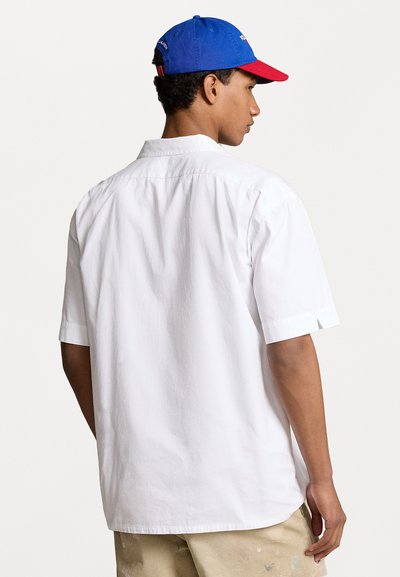 Polo Ralph Lauren BIG FIT POLO SPORT CHINO CAMP SHIRT - Pogājama blūze - white