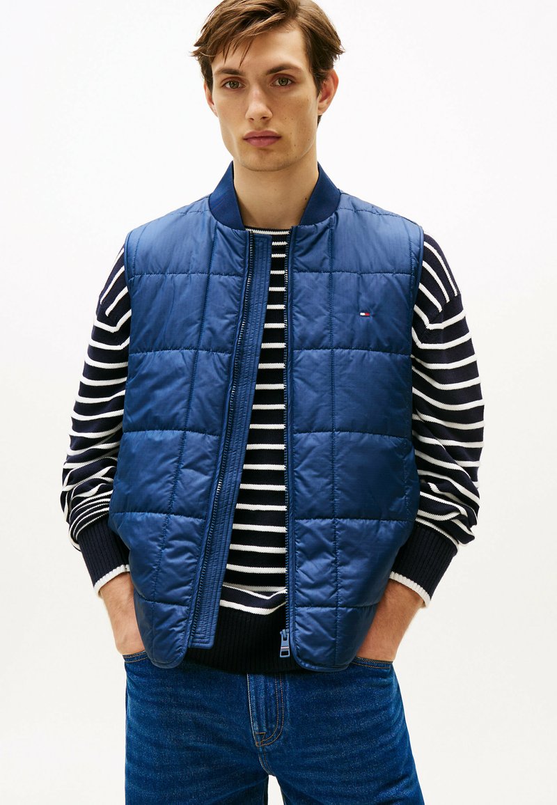 Tommy Hilfiger - QUILTED - Chaleco - night sky, Ampliar