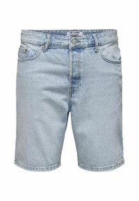 Șorturi din denim albastru deschis cu un design clasic cu cinci buzunare, având închidere cu fermoar și nasture, finisate cu margine tivita.
