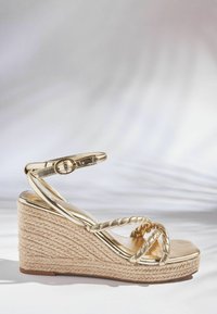Next FOREVER COMFORT® SQUARE TOE ROPE WEDGES - Täistallaga sandaalid - gold