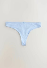 Svetlomodré bavlnené tanga s malou zodpovedajúcou mašličkou umiestnenou v strede pásu, zobrazené na neutrálnom pozadí.