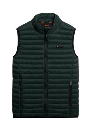 Donkergroene geïsoleerde vest met een gewatteerde textuur, hoge kraag, ritssluiting aan de voorkant en twee zwarte ritszakken aan de zijkanten.