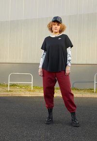 Nike Sportswear CLUB TEE - T-shirt basic - black