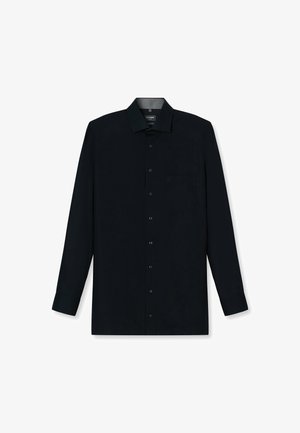 Zwarte lange mouwen shirt van gladde stof. Heeft een puntige kraag, een sluiting met knopen aan de voorkant en een borstzak met een subtiele logodetail.