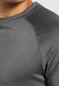 Smilodox POWERFIT TRIPLE PERFORMANCE - T-shirt till träning - anthrazit