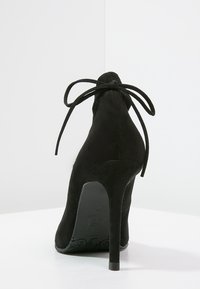 Brenda Zaro Lodičky na vysokém podpatku - black