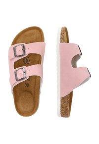 Rosa sandaler med två justerbara remmar, silverfärgade spännen, korkfotbädd och vita gummisålar. Har en utskärningdesign på sidan.
