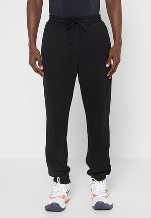 - Spodnie treningowe