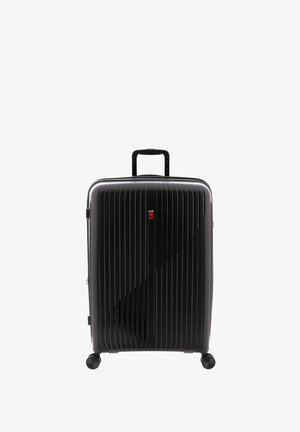Hartschalen-Schwarzreisekoffer mit vertikalen Linien, Ecknuten, einem ausziehbaren Griff und vier drehbaren Rädern für einfache Mobilität.