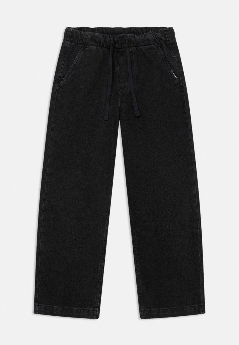 Črne jeanske hlače z elastičnim pasom in vrvico. Imajo stranske žepe in ohlapen, ravno kroj. Gladka tekstura, brez vidnih vzorcev.