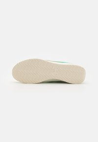 Nike Sportswear CORTEZ LEATHER - Športni copati - sail/stadium green