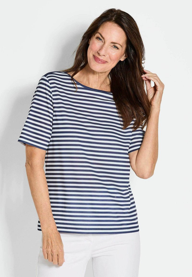 Marineblauwe en witte gestreepte t-shirt met korte mouwen, een ronde hals en een losse pasvorm, gemaakt van een zachte, lichte stof.