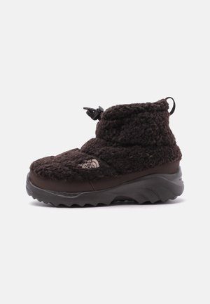 The North Face, NUPTSE TRACTION CHUKKA UNISEX - Зимни ботуши - dark chestnut/silt brown