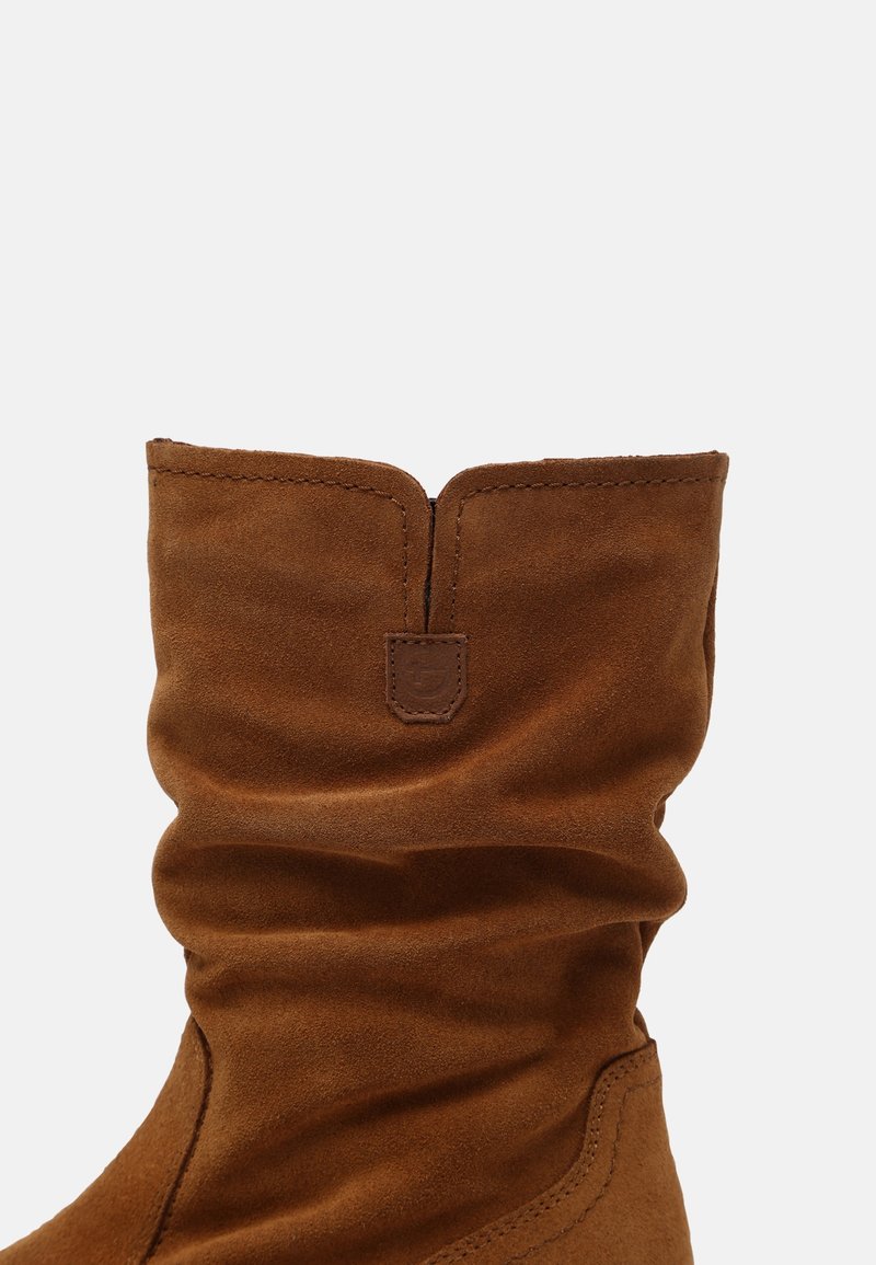 Chelsea Boot Wildlederstiefel Senffarbene Stiefeletten Tamaris