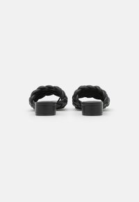 Monki Mulas - black dark