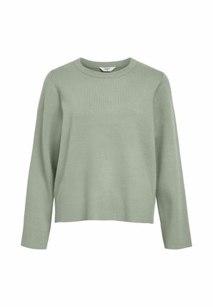 Jasnozielony sweter z długim rękawem typu crewneck, z prostym dołem i prążkowanym dekoltem na białym tle.