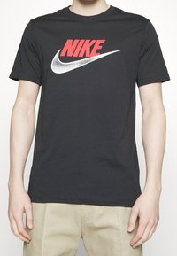 Nike Sportswear T-shirt med print - black