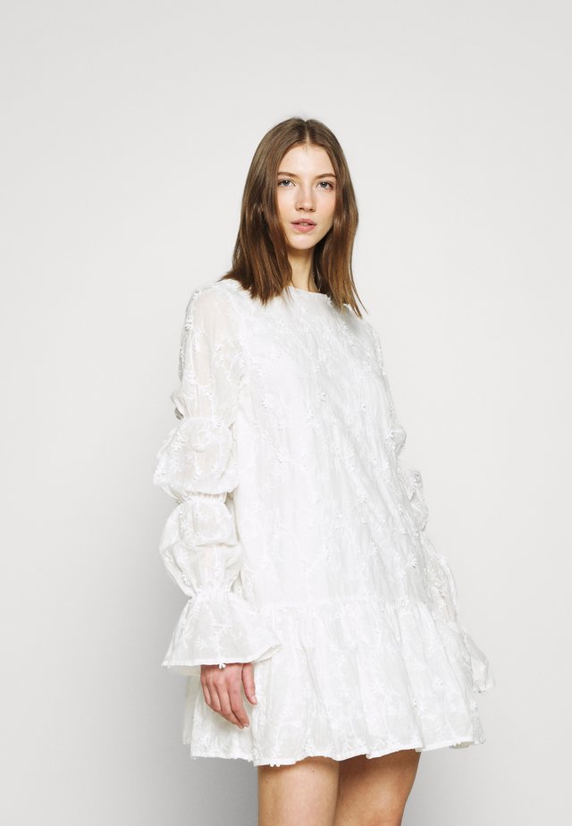 SLEEVE DETAIL DEEP BACK DRESS - Cocktailjurk - white