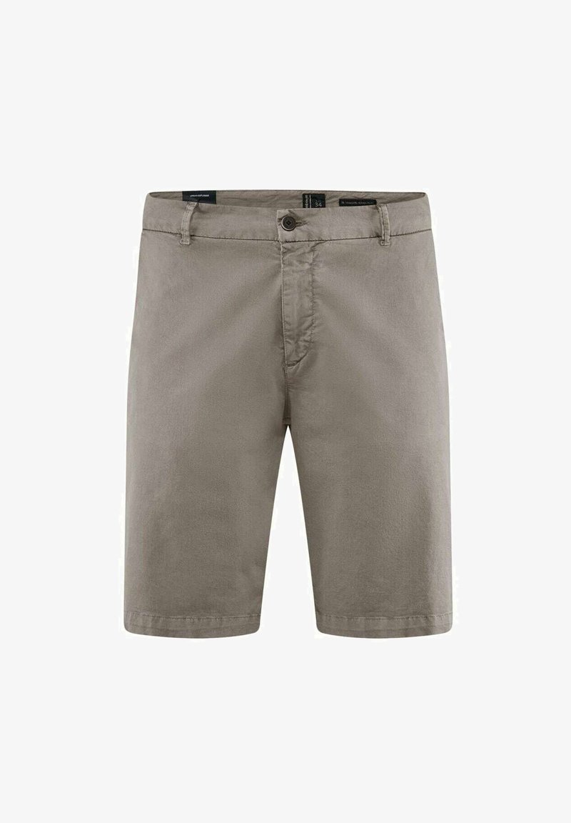 Pantaloni corti di cotone beige con frontale piatto, passanti per cintura e chiusura con un singolo bottone. Presentano due tasche laterali e una texture liscia.