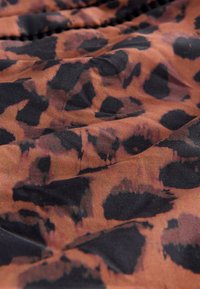 Non sélectionné, brown animal