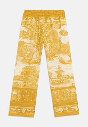 Pantalon jaune à jambes larges avec imprimé paysage classique blanc incluant des statues, des fontaines, des arbres et des bordures décoratives.