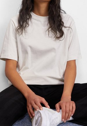 Camiseta básica - sand