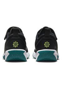 Nike Performance OMNI MULTI COURT UNISEX - Sapatilhas - black/barely volt brt spruce-white