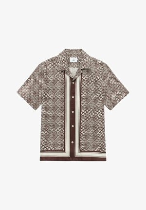 Kortærmet skjorte i brun og creme med et geometrisk diamantmønster, der har en knaplukning foran og kontrasterende lodrette striber.