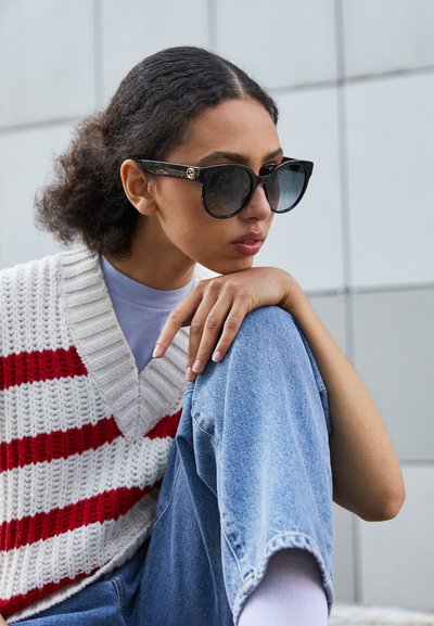 Gucci Sunglasses - black/grey